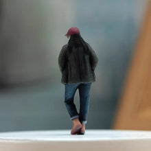 Load image into Gallery viewer, 1:24 Painted Figure Model Miniature Resin Diorama Sand Cool Girl Hat Denim
