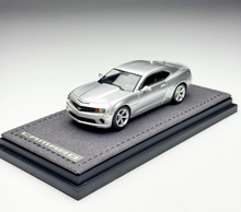Load image into Gallery viewer, GOC 1:64 Silver Camaro Coupe SS Sports Model Diecast Metal Car New Collection