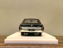 Load image into Gallery viewer, MK 1:64 HEC Black 1972 Fleetwood 75 Luxury Limousine Model Diecast Metal Car
