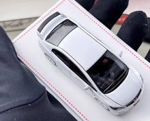 Load image into Gallery viewer, Model1 1:64 White Civic FD2 Type R Sports Model Metal Diecast Car New Collection
