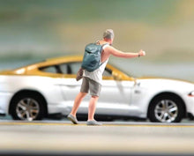 Load image into Gallery viewer, 1:64 Painted Figure Model Miniature Resin Diorama Sand Grab Taxi Man Standing Collection
