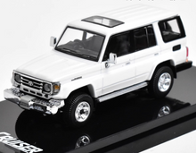 Load image into Gallery viewer, Hobby Japan 1:64 White 2001 Land Cruiser LC70 SUV Model Diecast Metal Car New Collection