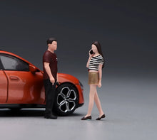 Load image into Gallery viewer, 1:24 Painted Figure Model Miniature Resin Diorama Sand couple Lovers Lady Man