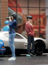 Load image into Gallery viewer, 1:64 Painted Figure Mini Model Miniature Resin Diorama Sunglasses Man Boy Trendy