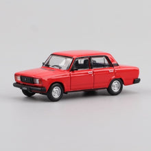 Load image into Gallery viewer, Perka 1:64 Red 1970 LADA 2105 Classic Vintage Model Diecast Metal Car New Collection