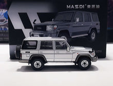 Load image into Gallery viewer, Masdi 1:64 Silver Land Cruiser LC76 ORV SUV Sports Model Diecast Metal Car New Collection