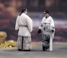 Load image into Gallery viewer, 1:64 Painted Figure Model Miniature Resin Sand Kimono Style Couple Man Woman