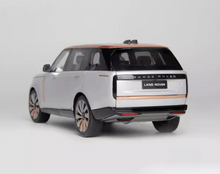 Load image into Gallery viewer, LCD 1:18 Silver 2022 Range Rover SV SUV Sports Model Diecast Metal Car New Collection