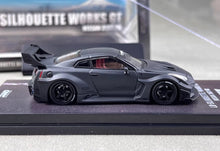 Load image into Gallery viewer, Inno 1:64 Black Carbon GTR R35 LBWK Sports Model Diecast Metal Car New Collection