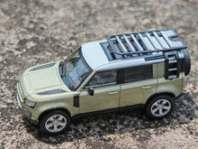 Load image into Gallery viewer, Enchery 1:64 Green 2021 Defender 100 SUV Sports Model Diecast Metal Car New Collection