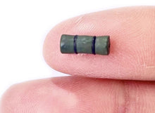 Load image into Gallery viewer, 1:64 Painted Figure Mini Model Miniature Resin Diorama Sand Camping Backpack Bag New