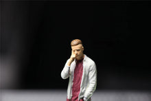 Load image into Gallery viewer, 1:64 Painted Figure Mini Model Miniature Resin Diorama Toy Man Talking On Phone
