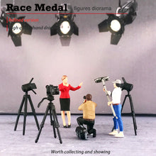 Load image into Gallery viewer, 1:64 Painted Figure Mini Model Miniature Resin Diorama News Live Streaming Show