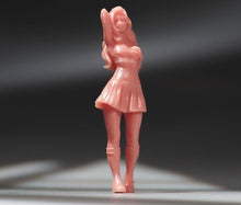 Load image into Gallery viewer, 1:64 Painted Unpainted Figure Model Miniature Resin Diorama Sand Super Girl