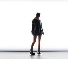 Load image into Gallery viewer, 1:64 Painted Figure Mini Model Miniature Resin Diorama Sand Trendy Hoodie Girl