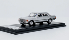 Load image into Gallery viewer, Maxwell 1:64 450SEL W116 Sedan Classic Sport Model Diecast Metal Car New