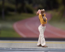 Load image into Gallery viewer, 1:64 Painted Figure Model Miniature Resin Sand Ball-catching girl Lady Woman