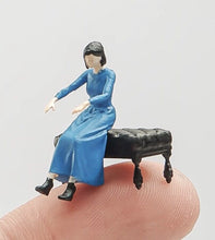 Load image into Gallery viewer, 1:64 Painted Figure Mini Model Miniature Resin Diorama Sand Pianist Lady Piano New
