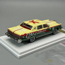 Load image into Gallery viewer, Sunstar 1:64 Christmas 1979 Lincoln Continental Town Model Diecast Metal Car