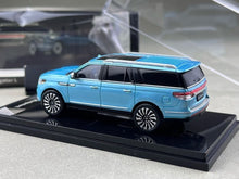 Load image into Gallery viewer, Shadow 1:64 Blue Navigator L Full Sized SUV Model Diecast Metal Car New Collection