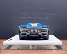 Load image into Gallery viewer, SUHE 1:64 Blue SP3 Daytona Red Seat Sports Model Diecast Resin Car New Collection