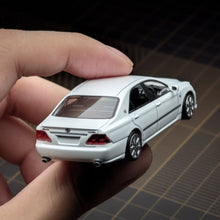 Load image into Gallery viewer, MT 1:64 White Crown S184 12th Sedan Sports Model Diecast Metal Car New Collection