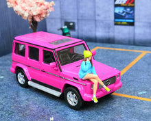 Load image into Gallery viewer, 1:64 Painted Figure Mini Model Miniature Resin Diorama Sand Trendy Fashion Girl