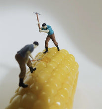 Load image into Gallery viewer, 1:64 Painted Figure Model Miniature Resin Diorama Sand Toy Miner Worker Rockman