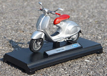 Load image into Gallery viewer, WELLY 1:18 2014 946 Sports Classic Vintage Model Diecast Metal Motorcycle
