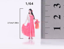 Load image into Gallery viewer, 1:64 Painted Figure Model Miniature Resin Diorama Toy Casual Boy Pink Dress Girl