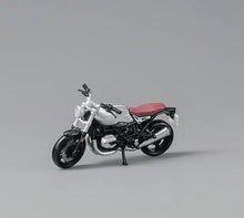 Load image into Gallery viewer, CM 1:64 Silver R nineT Man Figure Sports Model Diecast Metal Motorcycle New