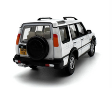 Load image into Gallery viewer, 1:76 White Discovery 2 V8 SUV ORV Sports Model Diecast Metal Car New Collection