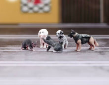 Load image into Gallery viewer, 1:64 Painted Figure Model Miniature Resin Diorama Sand Cats and Dogs Set Pet Toy