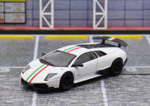 Load image into Gallery viewer, Maxwell 1:64 White LP670-4 SV Super Racing Sports Model Diecast Metal Car New
