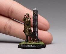 Load image into Gallery viewer, 1:64 Painted Figure Model Miniature Resin Diorama Sand Sentinel And Dog Soldier
