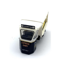 Load image into Gallery viewer, 1:76 Milk Buoy Delivery Tricycle Vintage Model Diecast Metal Car