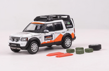 Load image into Gallery viewer, GCD 1:64 White Discovery 4 SUV Off Road Roof Rack Model Diecast Metal Car New