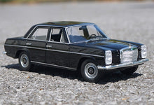 Load image into Gallery viewer, WELLY 1:24 Benz 220 Sedan Classic Vintage Model Diecast Metal Car Display