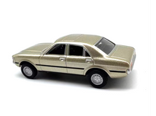 Load image into Gallery viewer, 1:76 Gold Ford Classic Sedan Model Diecast Metal Car BN