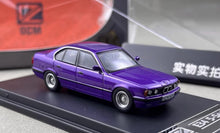 Load image into Gallery viewer, DCM 1:64 Purple E34 5-Series Sedan Classic Sports Model Diecast Metal Car New Collection