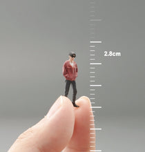 Load image into Gallery viewer, 1:64 Painted Figure Mini Model Miniature Resin Diorama Sunglasses Man Boy Trendy