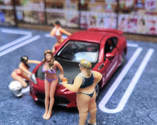 Load image into Gallery viewer, 1:64 Painted Figure Mini Model Miniature Resin Diorama Sexy Car Wash Girl Lady