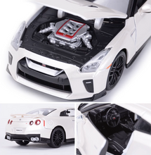 Load image into Gallery viewer, Bburago 1:24 White JDM 2017 GTR R35 Racing Sports Model Diecast Metal Car New Collection
