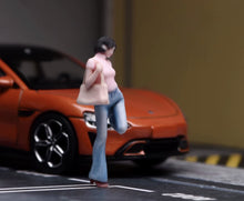 Load image into Gallery viewer, 1:64 Painted Figure Model Miniature Resin Sand Diorama Pink Top Pretty Girl Lady