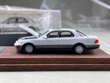 Load image into Gallery viewer, FW 1:64 White LS400 XF10 UCF10 Sedan Sports Model Diecast Metal Car New Collection