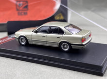 Load image into Gallery viewer, DCM 1:64 Gold E34 5-Series Sedan Classic Sports Model Diecast Metal Car New Collection
