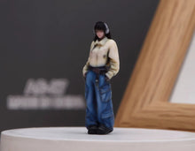 Load image into Gallery viewer, 1:64 Painted Figure Model Miniature Resin Diorama Toy Sand Headset Cool Girl