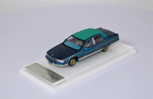 Load image into Gallery viewer, GOC 1:64 Blue CTE Fleetwood American Classic Model Diecast Metal Car New Collection