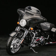 Load image into Gallery viewer, Maisto 1:12 Black 2015 Street Glide Special Model Diecast Metal Motorcycle New