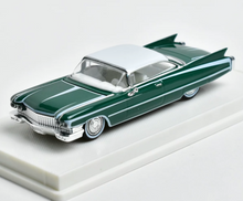 Load image into Gallery viewer, Mechanic 1:64 Green 1960 Muscle Deville Sports Model Diecast Metal Car New Collection